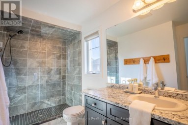 33 KERR STREET Collingwood Ontario photo 24
