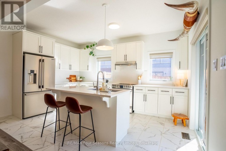 33 KERR STREET, Collingwood, Ontario, L9Y4B6