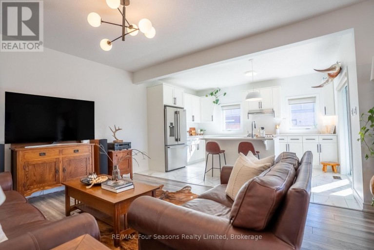33 KERR STREET, Collingwood, Ontario, L9Y4B6