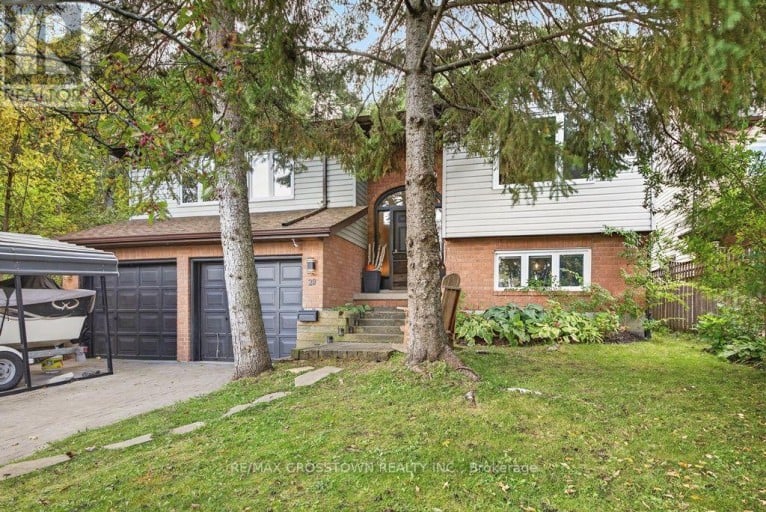 29 BRENNAN AVENUE, Barrie (South Shore), Ontario, L4N3X2