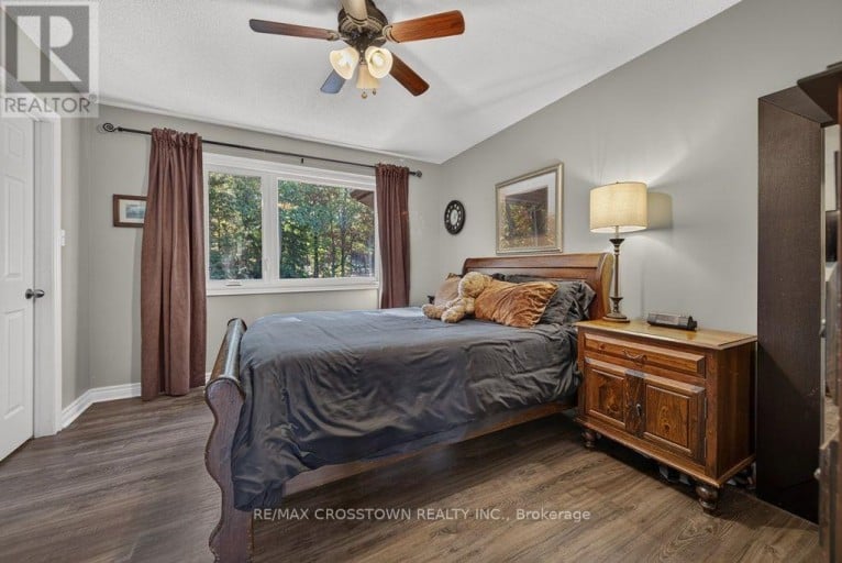 29 BRENNAN AVENUE, Barrie (South Shore), Ontario, L4N3X2