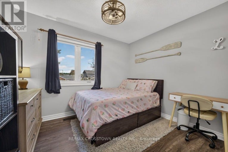 29 BRENNAN AVENUE, Barrie (South Shore), Ontario, L4N3X2