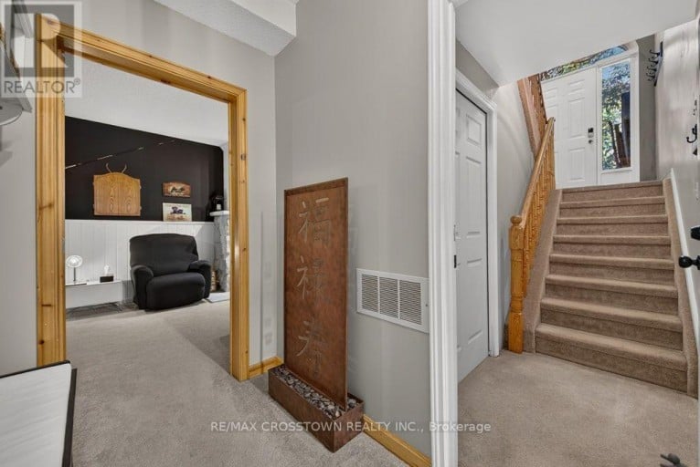 29 BRENNAN AVENUE, Barrie (South Shore), Ontario, L4N3X2