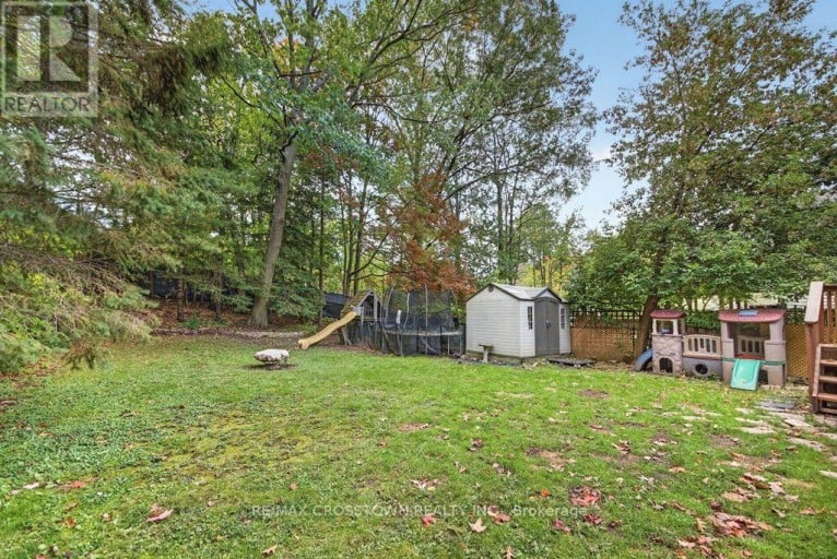 29 BRENNAN AVENUE, Barrie (South Shore), Ontario, L4N3X2