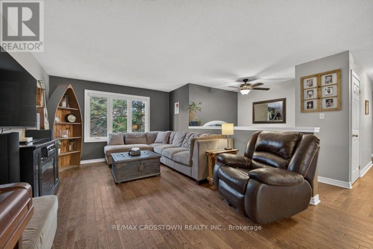 29 BRENNAN AVENUE, Barrie (South Shore), Ontario, L4N3X2