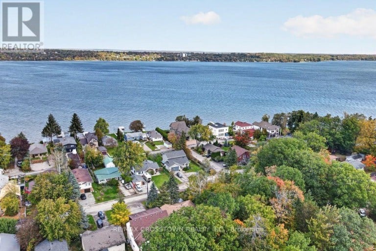 29 BRENNAN AVENUE, Barrie (South Shore), Ontario, L4N3X2