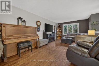 29 BRENNAN AVENUE Barrie (South Shore) Ontario photo 4