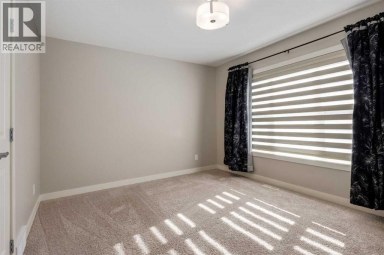 54 Creekstone Square SW Calgary Alberta photo 32