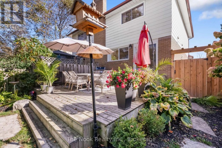 648 BERWICK CRESCENT, Oshawa (McLaughlin), Ontario, L1J3E7