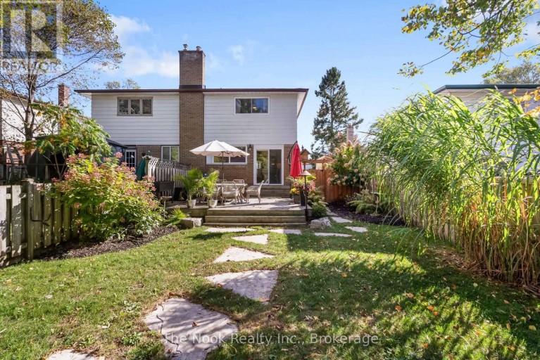 648 BERWICK CRESCENT, Oshawa (McLaughlin), Ontario, L1J3E7