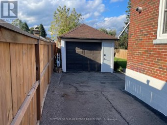 236 MCNAUGHTON AVENUE Oshawa (Central) Ontario photo 18