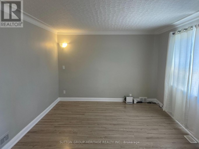 236 MCNAUGHTON AVENUE, Oshawa (Central), Ontario, L1H3B6