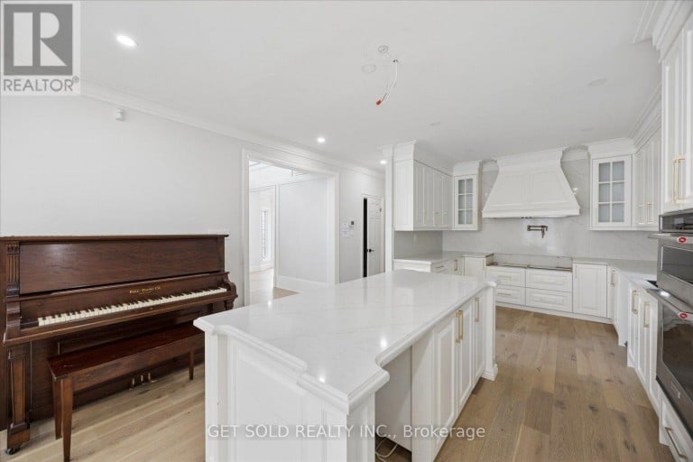 49 PEARSON AVENUE, Richmond Hill (South Richvale), Ontario, L4C6T3