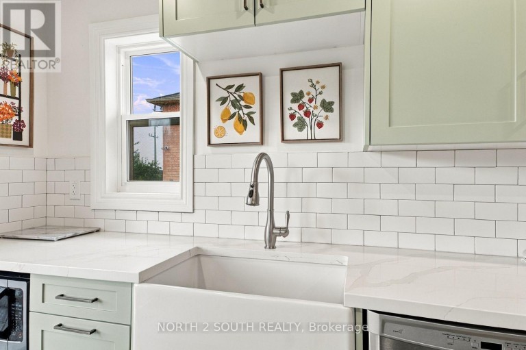 213 MELBOURNE DRIVE, Bradford West Gwillimbury (Bradford), Ontario, L3Z2Y8