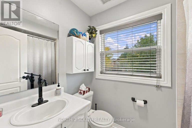 213 MELBOURNE DRIVE, Bradford West Gwillimbury (Bradford), Ontario, L3Z2Y8