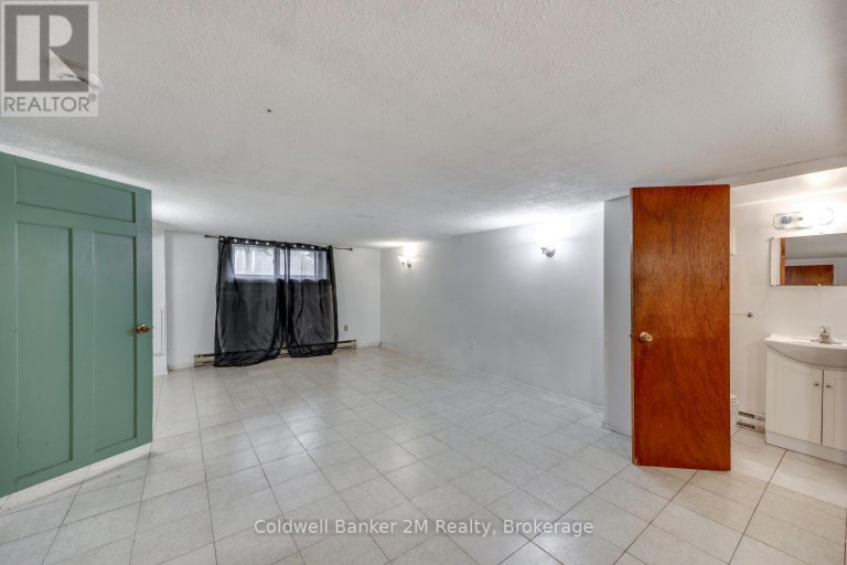408 SIMCOE STREET N, Oshawa (O'Neill), Ontario, L1G4T6