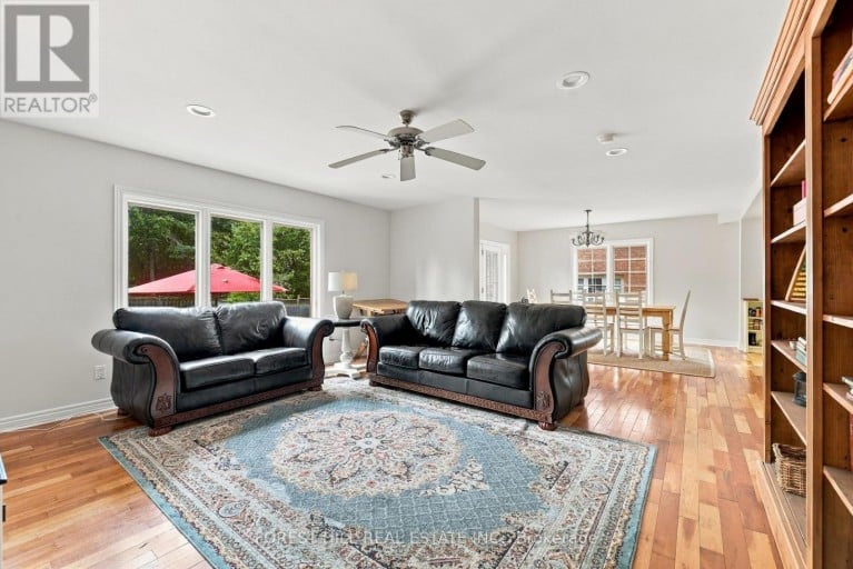 11 URBANDALE AVENUE, Toronto (Newtonbrook East), Ontario, M2M2G9