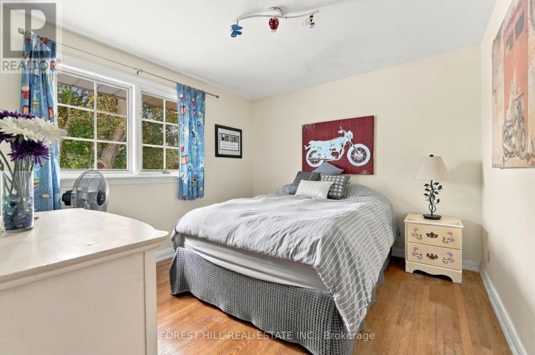 11 URBANDALE AVENUE, Toronto (Newtonbrook East), Ontario, M2M2G9