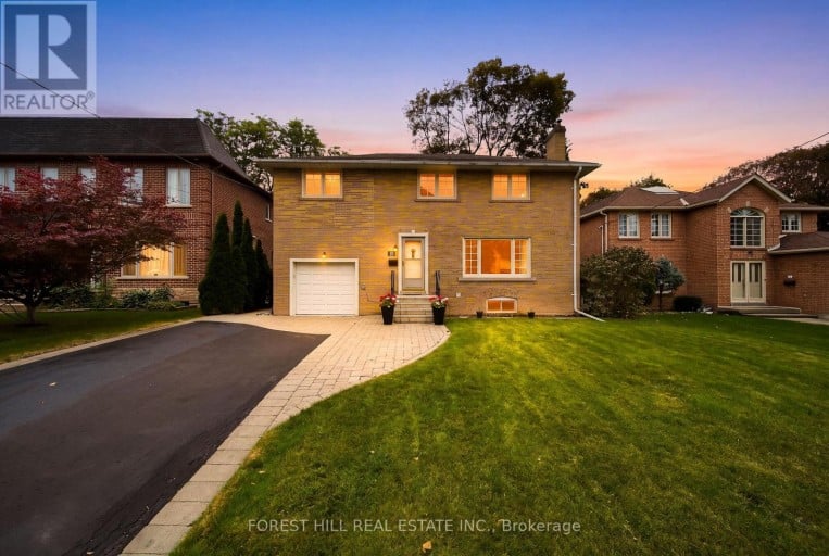 11 URBANDALE AVENUE, Toronto (Newtonbrook East), Ontario, M2M2G9