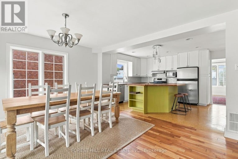 11 URBANDALE AVENUE, Toronto (Newtonbrook East), Ontario, M2M2G9