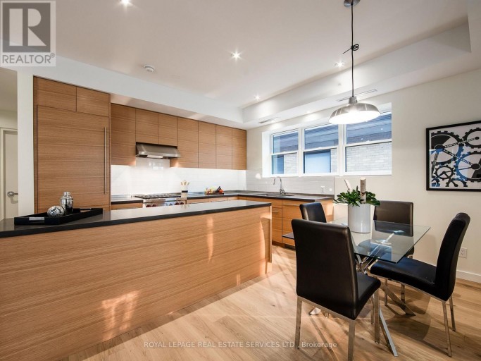 137 HIGH PARK AVENUE, Toronto (High Park North), Ontario, M6P2S3