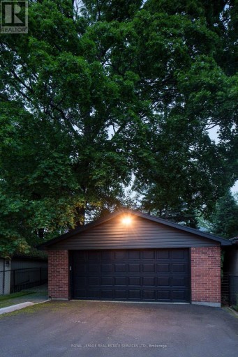 137 HIGH PARK AVENUE, Toronto (High Park North), Ontario, M6P2S3