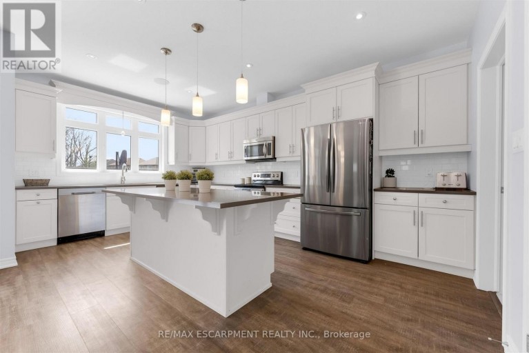1 ELDERBERRY ROAD, Thorold (Confederation Heights), Ontario, L2V0E7