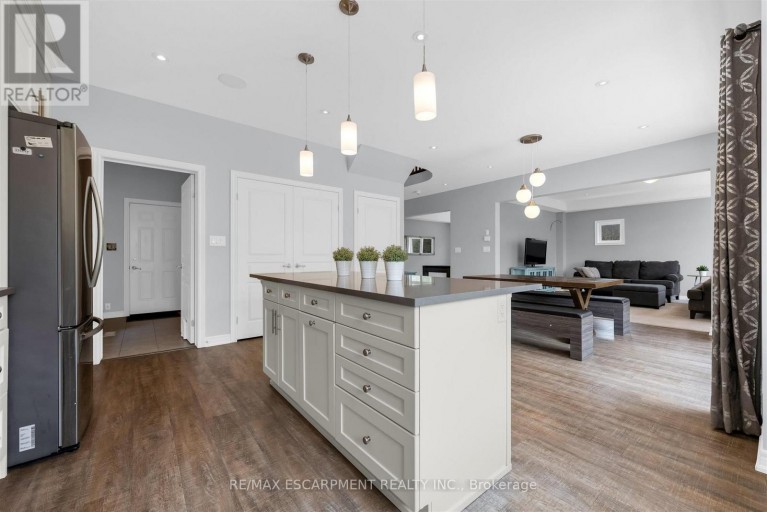1 ELDERBERRY ROAD, Thorold (Confederation Heights), Ontario, L2V0E7