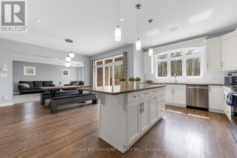 1 ELDERBERRY ROAD, Thorold (Confederation Heights), Ontario, L2V0E7