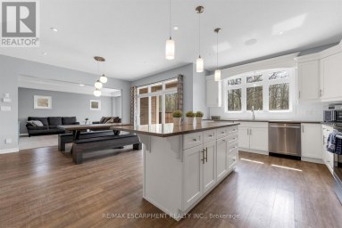 1 ELDERBERRY ROAD Thorold (Confederation Heights) Ontario photo 16