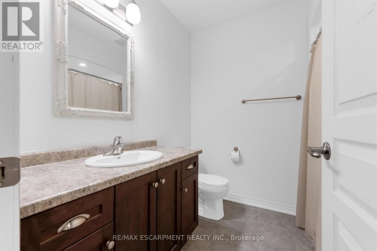 1 ELDERBERRY ROAD, Thorold (Confederation Heights), Ontario, L2V0E7