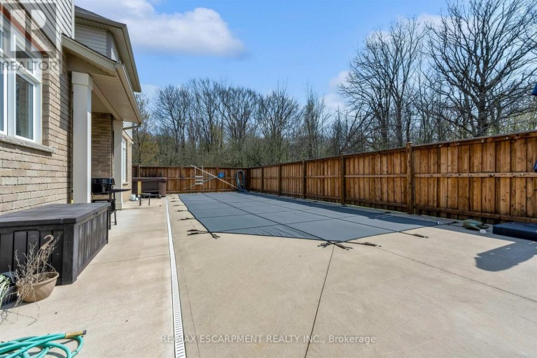 1 ELDERBERRY ROAD, Thorold (Confederation Heights), Ontario, L2V0E7