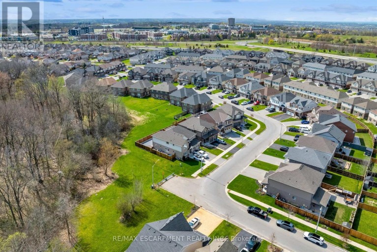 1 ELDERBERRY ROAD, Thorold (Confederation Heights), Ontario, L2V0E7