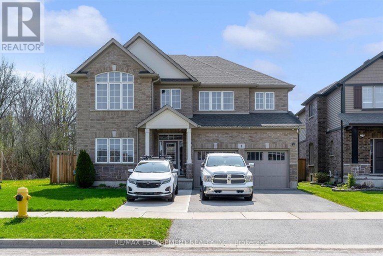 1 ELDERBERRY ROAD, Thorold (Confederation Heights), Ontario, L2V0E7