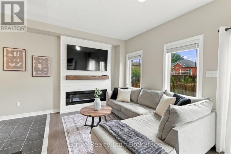 18 BUD DOUCETTE COURT, Uxbridge, Ontario, L9P0E4