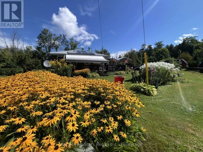 2 ALEXANDER AVENUE, Kawartha Lakes (Fenelon), Ontario, K0M1L0