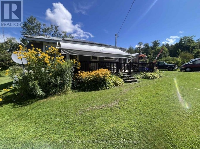 2 ALEXANDER AVENUE, Kawartha Lakes (Fenelon), Ontario, K0M1L0
