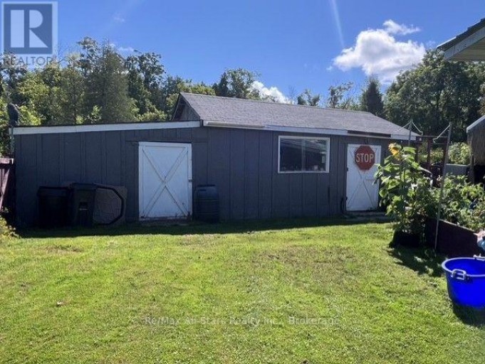 2 ALEXANDER AVENUE, Kawartha Lakes (Fenelon), Ontario, K0M1L0