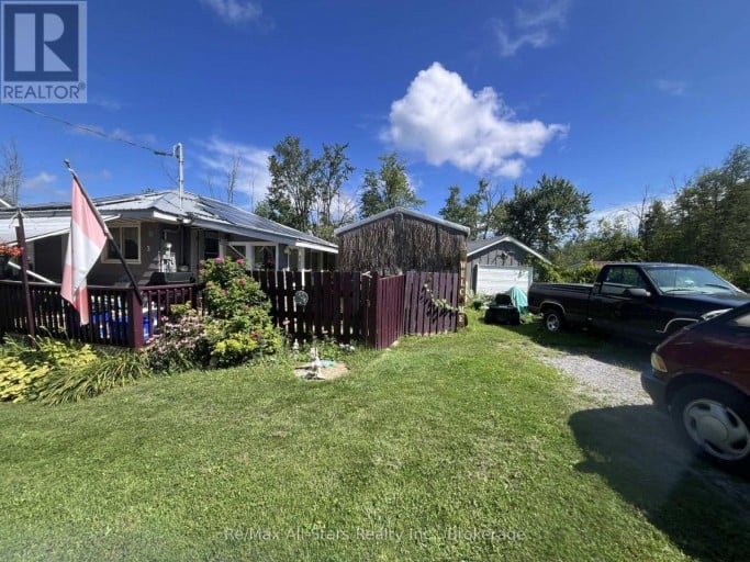 2 ALEXANDER AVENUE, Kawartha Lakes (Fenelon), Ontario, K0M1L0