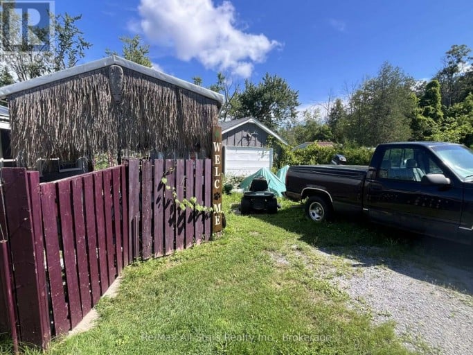 2 ALEXANDER AVENUE, Kawartha Lakes (Fenelon), Ontario, K0M1L0