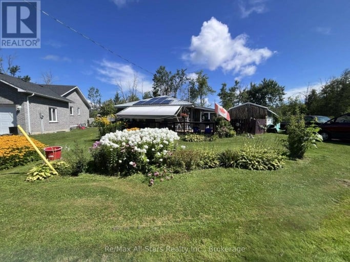 2 ALEXANDER AVENUE, Kawartha Lakes (Fenelon), Ontario, K0M1L0