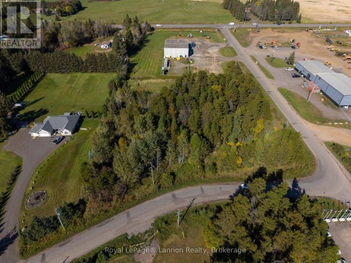5 HANIAK ROAD, Oliver Paipoonge, Ontario, P7K0P2