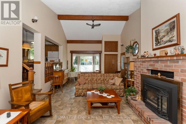 160 WHALEN STREET, Thunder Bay (Grandview), Ontario, P7A7J1
