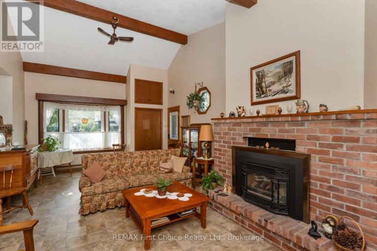 160 WHALEN STREET, Thunder Bay (Grandview), Ontario, P7A7J1