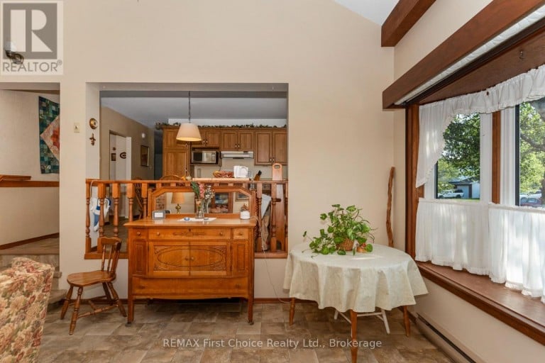 160 WHALEN STREET, Thunder Bay (Grandview), Ontario, P7A7J1