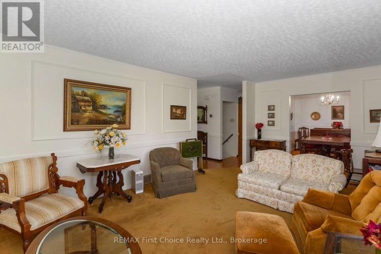 160 WHALEN STREET, Thunder Bay (Grandview), Ontario, P7A7J1