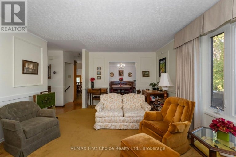 160 WHALEN STREET, Thunder Bay (Grandview), Ontario, P7A7J1