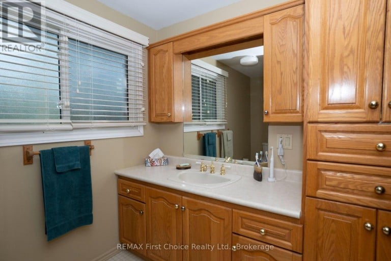 160 WHALEN STREET, Thunder Bay (Grandview), Ontario, P7A7J1