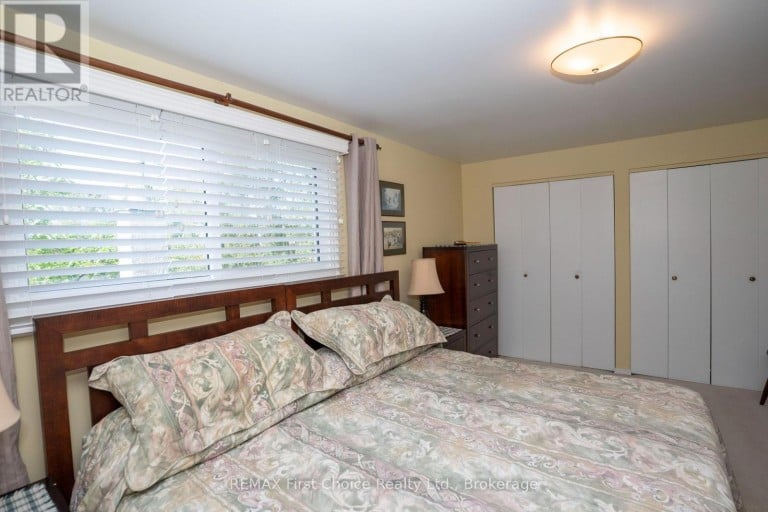 160 WHALEN STREET, Thunder Bay (Grandview), Ontario, P7A7J1