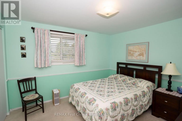 160 WHALEN STREET, Thunder Bay (Grandview), Ontario, P7A7J1
